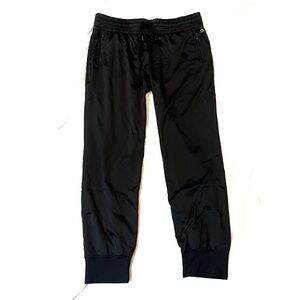 Gap Fit Men’s Lightweight Polyester Solid Black Joggers Pants Large Pockets